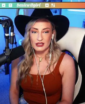 Basicwitgirl OnlyFans Leaked Free Thumbnail Picture - #bohF4sUnrl