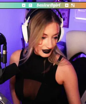 Basicwitgirl OnlyFans Leaked Free Thumbnail Picture - #e8mzoFc42c