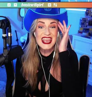 Basicwitgirl OnlyFans Leaked Free Thumbnail Picture - #hb4fwM6zut