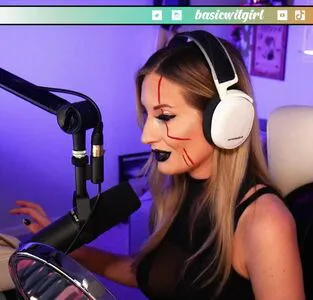 Basicwitgirl OnlyFans Leaked Free Thumbnail Picture - #hqLtxg4xFA