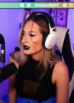 Basicwitgirl OnlyFans Leaked Free Thumbnail Picture - #k57PndFOnd