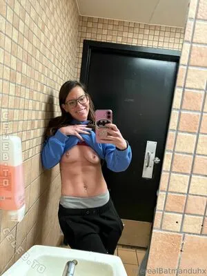 Batmanduhx OnlyFans Leaked Free Thumbnail Picture - #UE09D3slxz