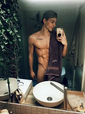 Battyboyfree OnlyFans Leaked Free Thumbnail Picture - #CA7TwrpD2N