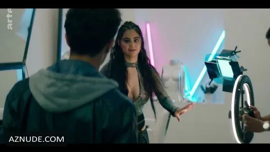 Bayan Layla OnlyFans Leaked Free Thumbnail Picture - #YoBaaBesSd