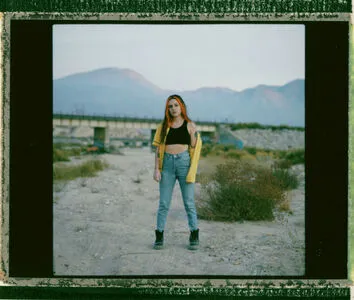 Bea Miller OnlyFans Leaked Free Thumbnail Picture - #myySOCw5EN