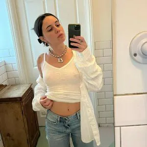 Bea Miller OnlyFans Leaked Free Thumbnail Picture - #plZqSOBrJS