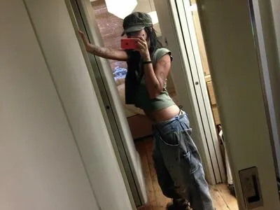 Beabadoobee OnlyFans Leaked Free Thumbnail Picture - #5ysuwX7oCS