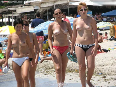 Beach OnlyFans Leaked Free Thumbnail Picture - #2ySwy400lA