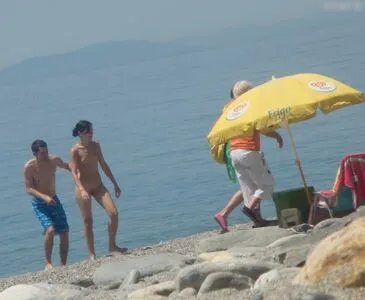 Beach OnlyFans Leaked Free Thumbnail Picture - #4DGeKhoARN