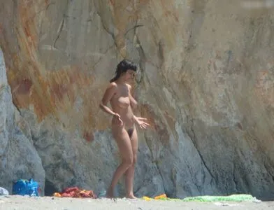 Beach OnlyFans Leaked Free Thumbnail Picture - #4DSoJSjx2s