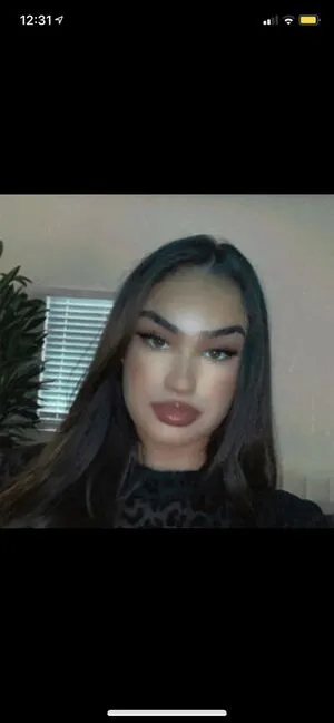 Beafernandezz OnlyFans Leaked Free Thumbnail Picture - #2CG0qwEsvx