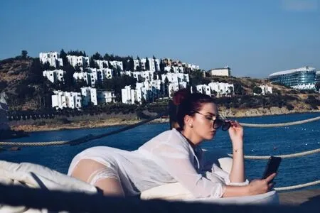 Beatrix Ramosaj OnlyFans Leaked Free Thumbnail Picture - #KfhrChDutT