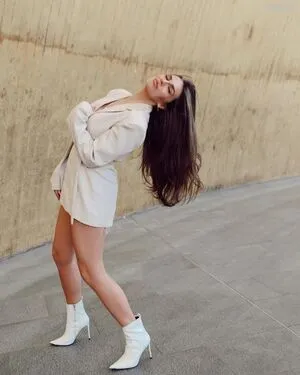 Beatrix Ramosaj OnlyFans Leaked Free Thumbnail Picture - #PaJOEPGcar
