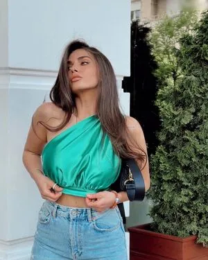 Beatrix Ramosaj OnlyFans Leaked Free Thumbnail Picture - #XsWv3pLrnc