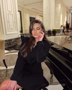 Beatrix Ramosaj OnlyFans Leaked Free Thumbnail Picture - #yh8zZfjU1x