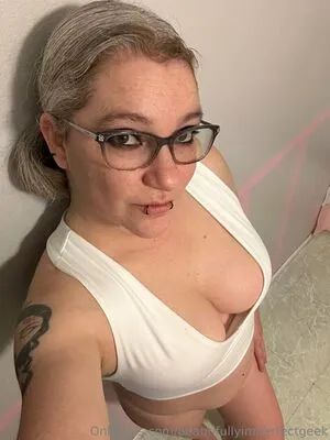 Beautifullyimperfectgeek OnlyFans Leaked Free Thumbnail Picture - #lEOgJgIsjj