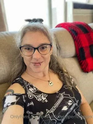 Beautifullyimperfectgeek OnlyFans Leaked Free Thumbnail Picture - #q6pvAfyAIF