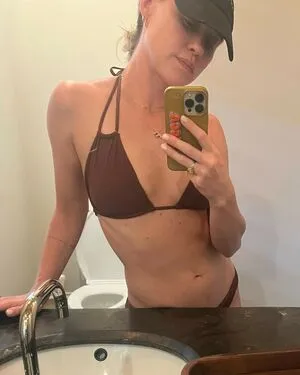 Becca Tobin OnlyFans Leaked Free Thumbnail Picture - #6QD3eC23Q2