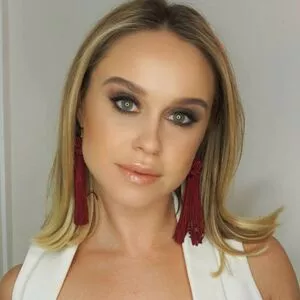 Becca Tobin OnlyFans Leaked Free Thumbnail Picture - #sx96e1drs7