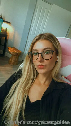 Beccabiden OnlyFans Leaked Free Thumbnail Picture - #p0IMountQe