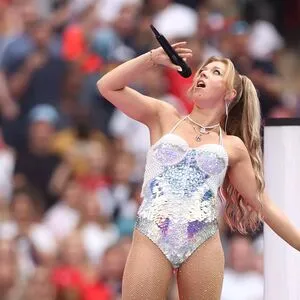 Becky Hill OnlyFans Leaked Free Thumbnail Picture - #1D4jqVm0a2