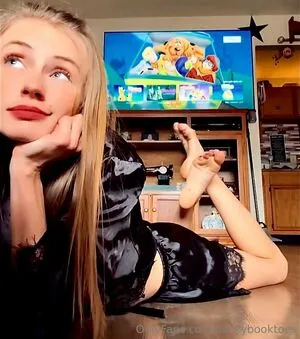 Beckybooktoes OnlyFans Leaked Free Thumbnail Picture - #32LL5EStED
