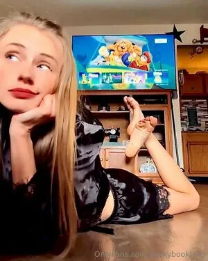 Beckybooktoes OnlyFans Leaked Free Thumbnail Picture - #VeUaxKwMAp