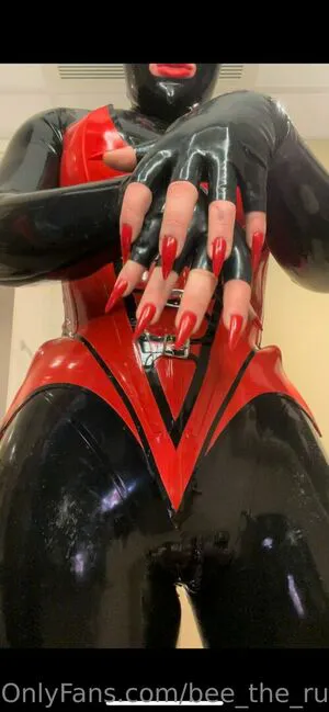 Bee The Rubber Doll OnlyFans Leaked Free Thumbnail Picture - #jP63WT9Lob