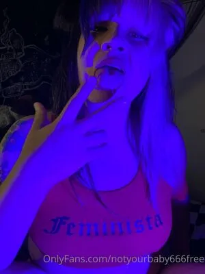 Beesunshine666 OnlyFans Leaked Free Thumbnail Picture - #Y1ln7Xz3nx