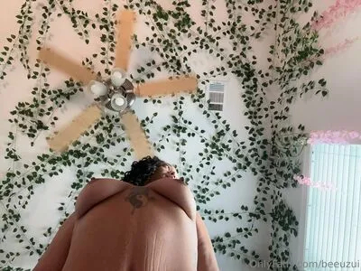 Beeuzui OnlyFans Leaked Free Thumbnail Picture - #DMQ1ESGtZQ