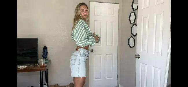 Beez Asmr OnlyFans Leaked Free Thumbnail Picture - #cAx4bjrkFf