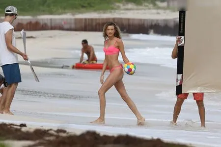 Behati Prinsloo OnlyFans Leaked Free Thumbnail Picture - #AYKNBst4RB