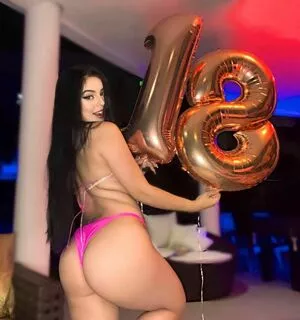 Bella Angel Dezoitou OnlyFans Leaked Free Thumbnail Picture - #5FZHrnhU39