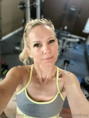 Bella Bare Petiteprofxxx OnlyFans Leaked Free Thumbnail Picture - #7X9TfedFAe