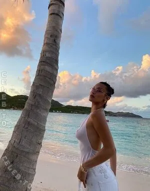 Bella Hadid OnlyFans Leaked Free Thumbnail Picture - #2cfO9pnXAp