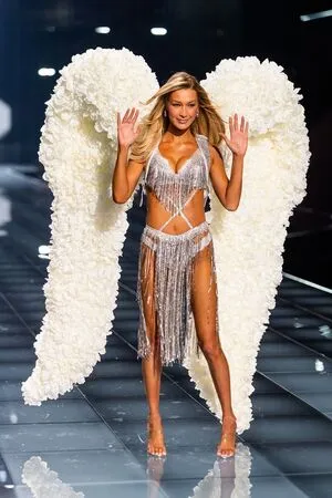Bella Hadid OnlyFans Leaked Free Thumbnail Picture - #c5dGqHt2dR