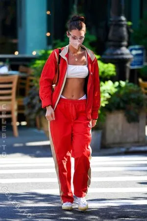Bella Hadid OnlyFans Leaked Free Thumbnail Picture - #w2h2oQUiOS