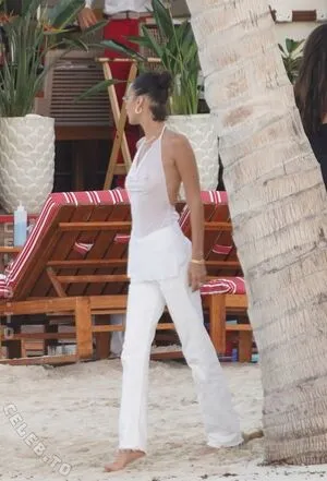 Bella Hadid OnlyFans Leaked Free Thumbnail Picture - #xaNTQaUJB2