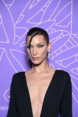 Bella Hadid OnlyFans Leaked Free Thumbnail Picture - #MoRxfWs24t