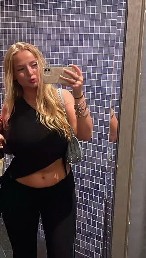 Bella Turner OnlyFans Leaked Free Thumbnail Picture - #4Fo53olirx