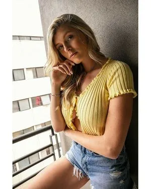 Bella White OnlyFans Leaked Free Thumbnail Picture - #CIA9SLNohD