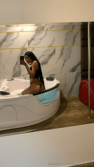 Bellaahadid OnlyFans Leaked Free Thumbnail Picture - #JIyF116of3