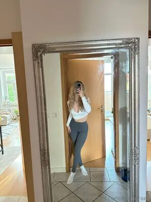 Bellaaraee OnlyFans Leaked Free Thumbnail Picture - #rCpI7e8V1u