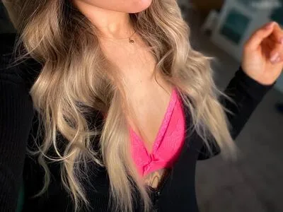 Belladeluxxe OnlyFans Leaked Free Thumbnail Picture - #roSAc9Xgp6