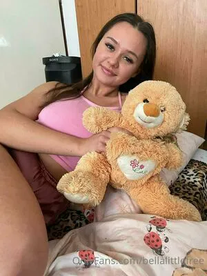 Bellalittlefree22 OnlyFans Leaked Free Thumbnail Picture - #cPHSs2qi77