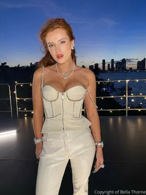 Bellathorne OnlyFans Leaked Free Thumbnail Picture - #52jYopKRKp