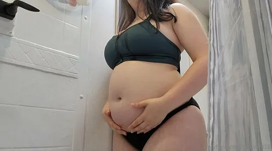 Belly OnlyFans Leaked Free Thumbnail Picture - #neny6Clgry