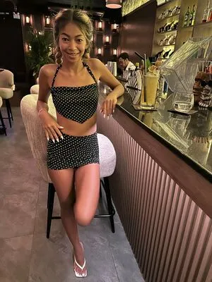 Benzasia OnlyFans Leaked Free Thumbnail Picture - #5p1h9JvBx9