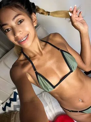 Benzasia OnlyFans Leaked Free Thumbnail Picture - #hQ9kW9nR8z