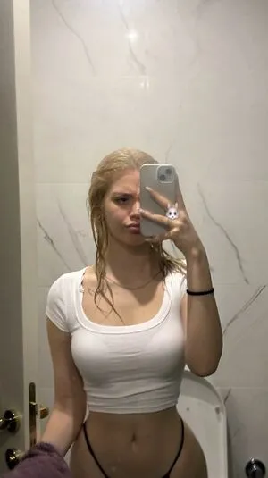 Beril Sahin OnlyFans Leaked Free Thumbnail Picture - #JvfEyreg4g